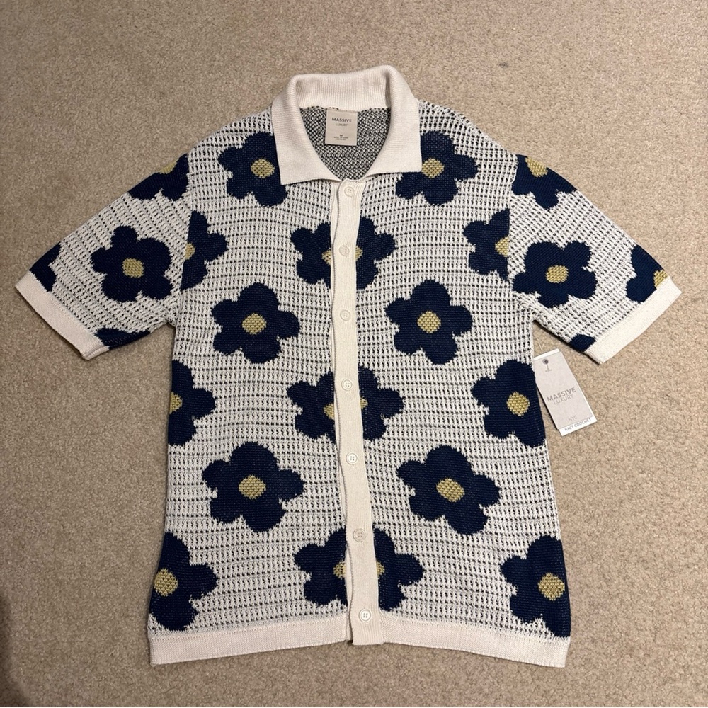 Massive Luxury Knit Crochet Short Sleeve Button Shirt Up Cardigan Size M Flowers
